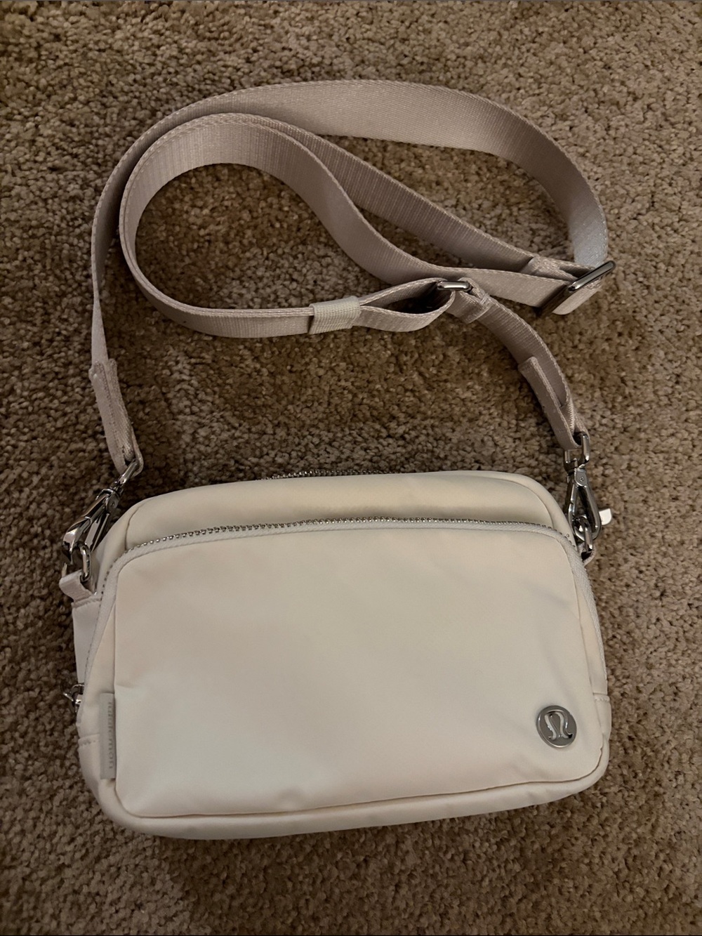 lululemon athletica Bone and Silver Everywhere Crossbody Bag